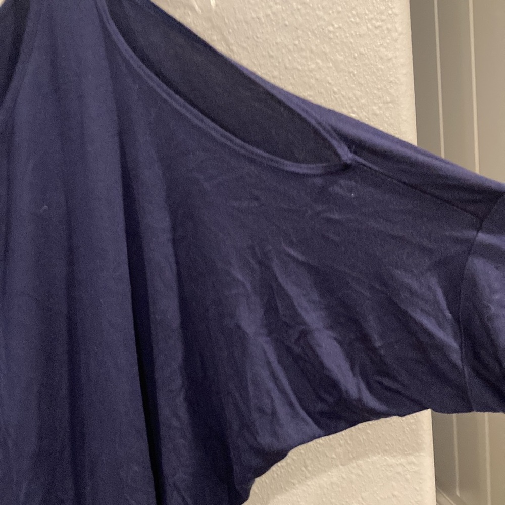 Navy cold shoulder xl top - Picture 3 of 4